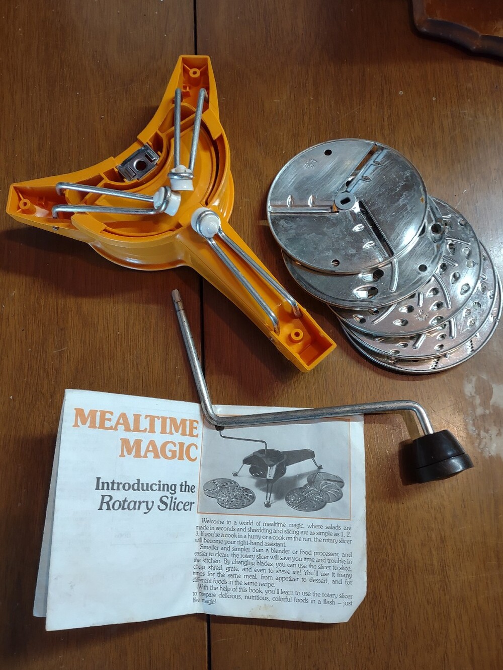 Vintage Moulinex Mouli-Julienne 445 Orange Rotary Food Grater 5 Discs France